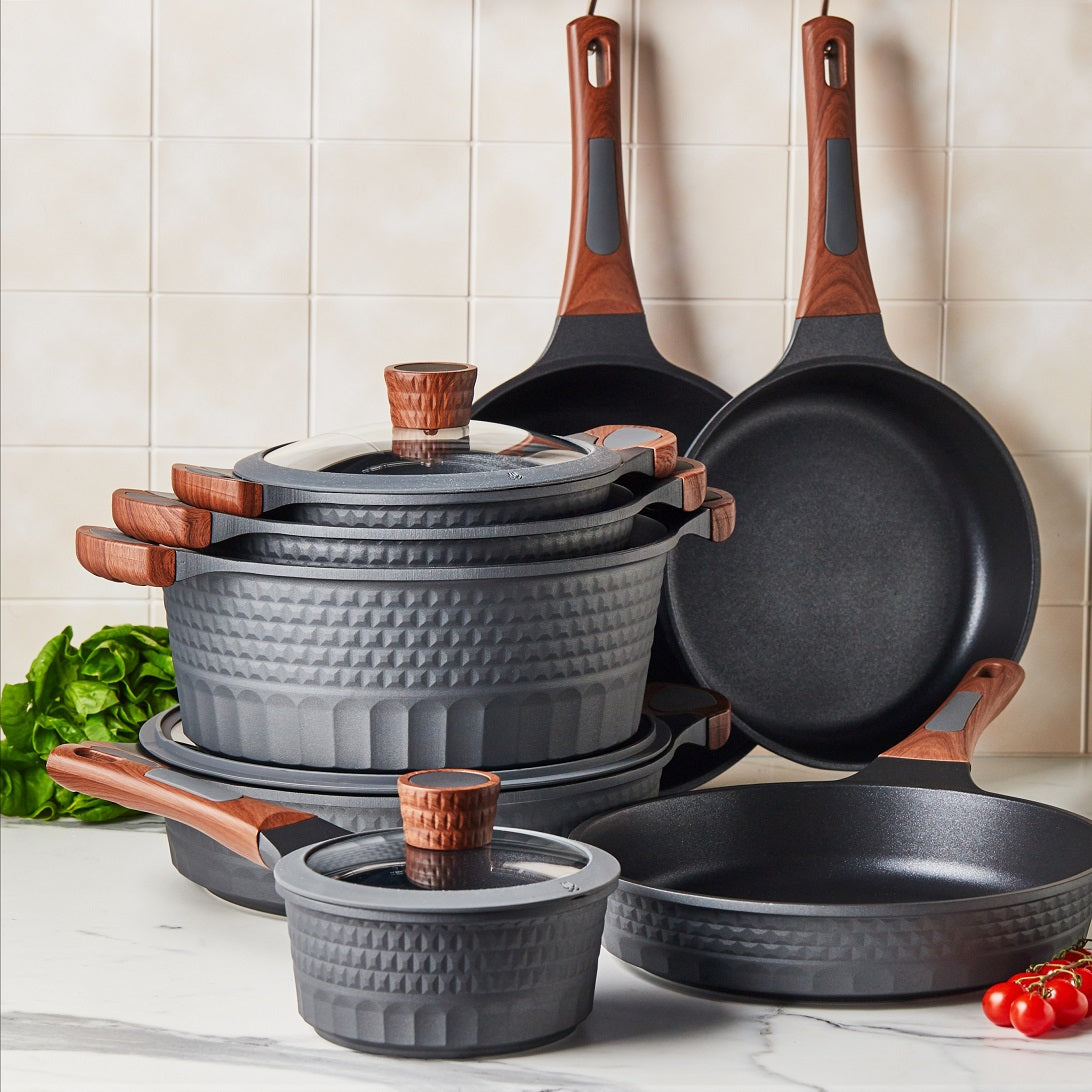 Caçarola Antiaderente Indução com tampa vidro Capella 32cm – Resto Kitchenware